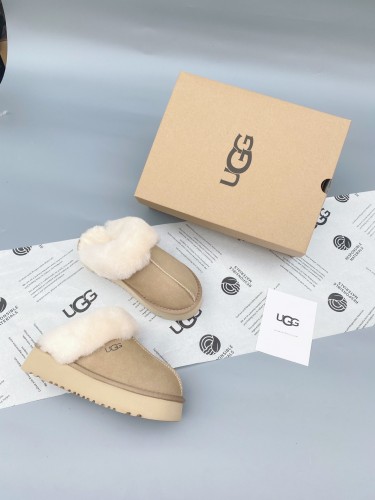 women fur shoes, size 35-40,  with box, SS60-573