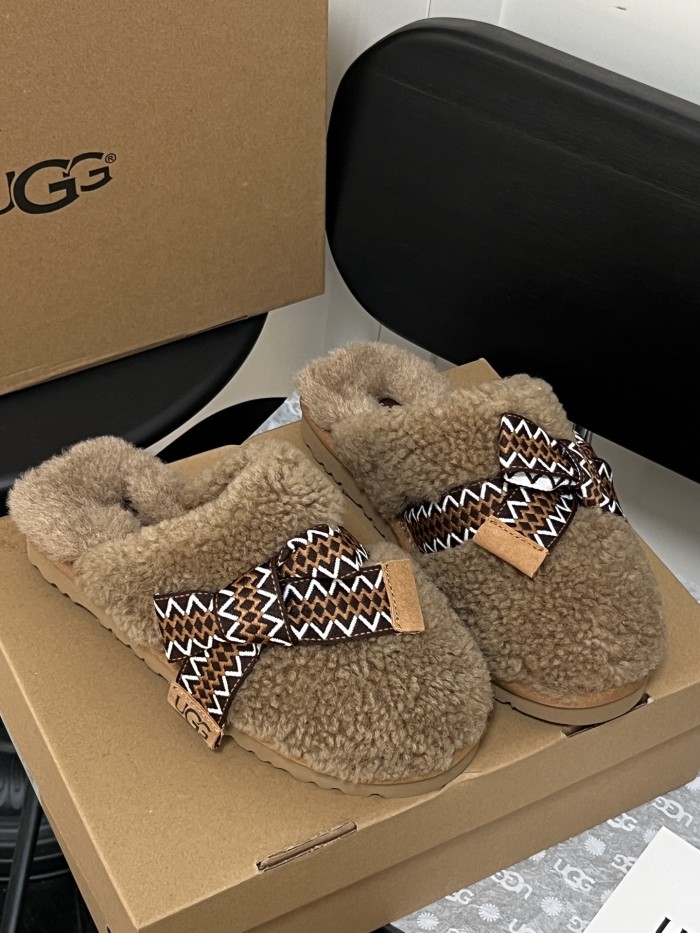 Women fur shoes, size 35-40,  with box, SS60-549