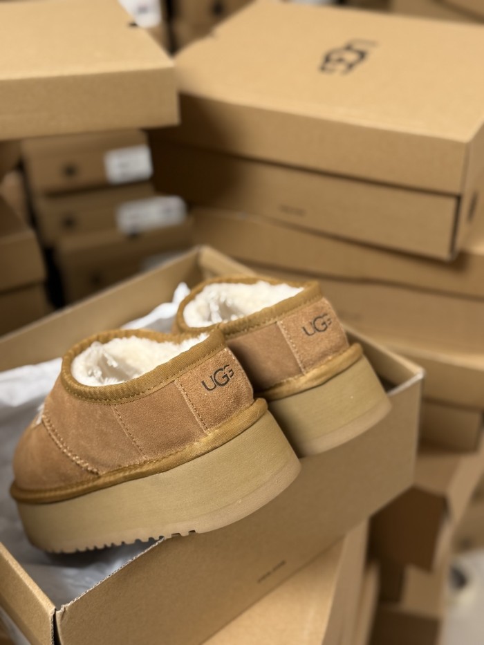 Women fur shoes, size 35-40,  with box, SS70-178