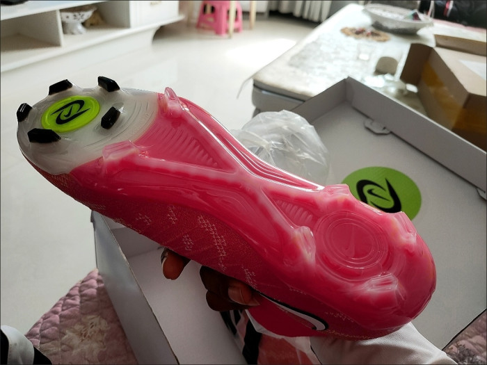 2025 New style FG TF football shoes,with box,size 38-45,SS70-505-528
