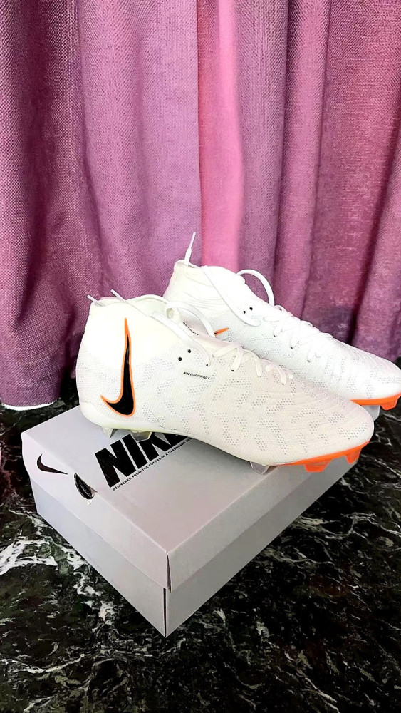 2025 New style FG TF football shoes,with box,size 38-45,SS70-505-528