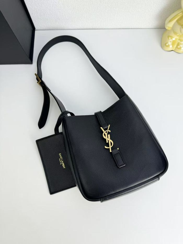 Leather bag ,5A ,size 16*15*7cm,no box,  B98-176
