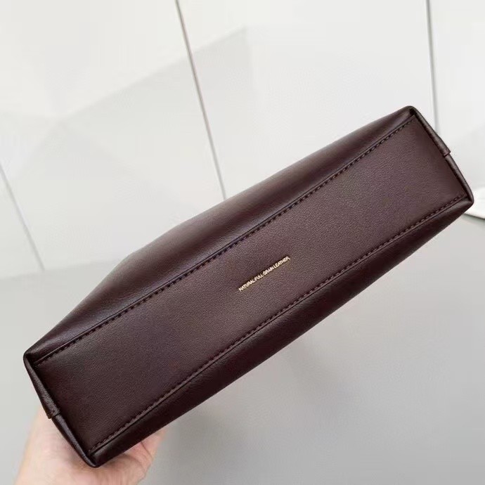 Leather bag ,5A ,size 28*28*8cm,no box,  B98-178
