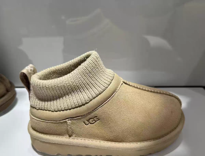 Kids flat snow boots shoes, wih box, size 28-37, SS60-621-623