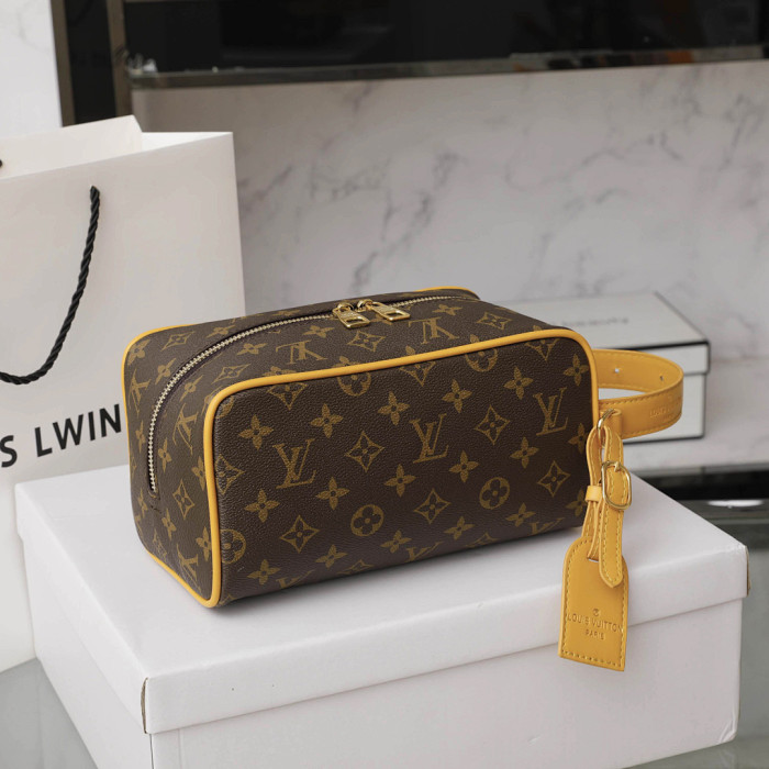 PU leather bag ,AA quality, size 24x13x13cm,no box,  B25-73-77