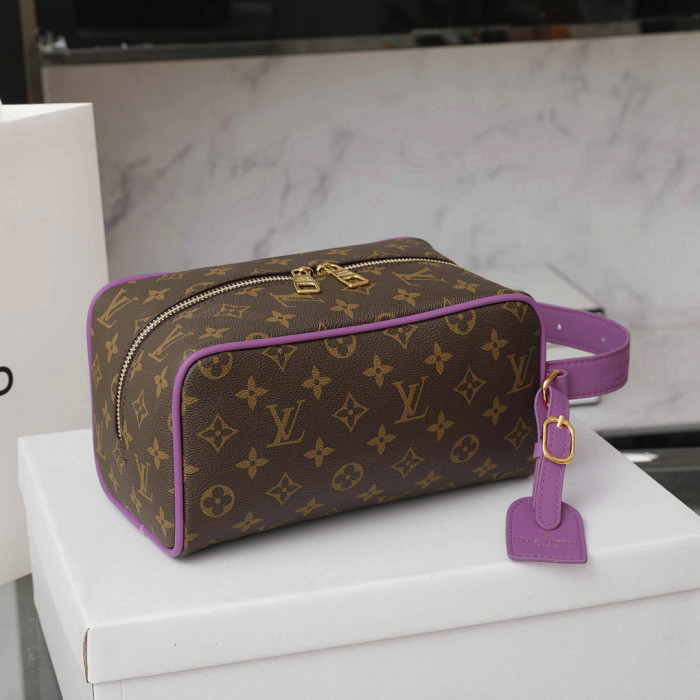 PU leather bag ,AA quality, size 24x13x13cm,no box,  B25-73-77