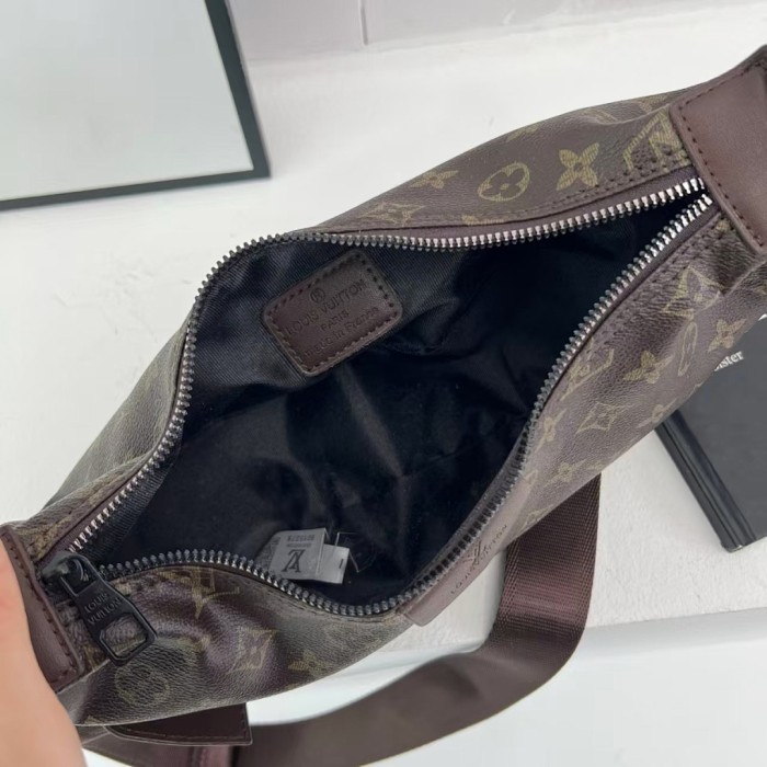 PU leather bag ,AA quality, size 30x14x9cm,no box,  B25-78-82