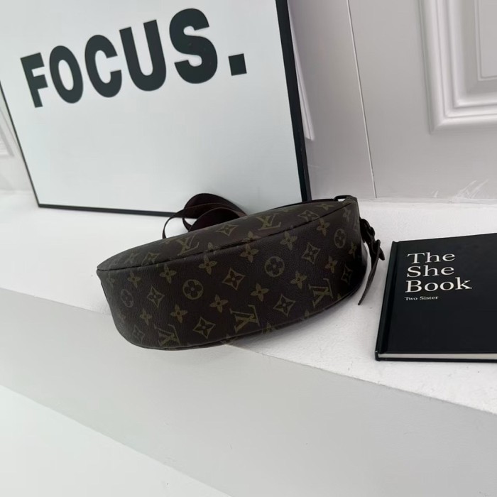 PU leather bag ,AA quality, size 30x14x9cm,no box,  B25-78-82