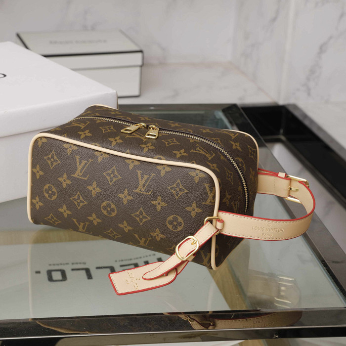 PU leather bag ,AA quality, size 24x13x13cm,no box,  B25-73-77