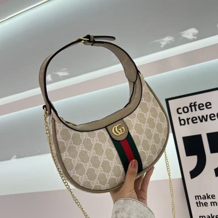 PU leather bag ,AA quality, size 22.5x13x5cm,no box,  B25-96-106