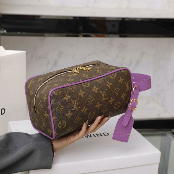 PU leather bag ,AA quality, size 24x13x13cm,no box,  B25-73-77