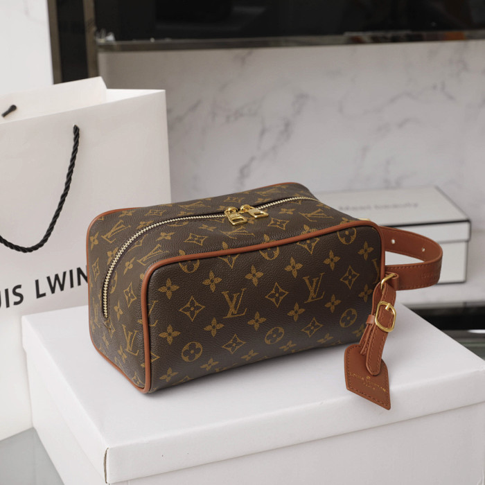 PU leather bag ,AA quality, size 24x13x13cm,no box,  B25-73-77
