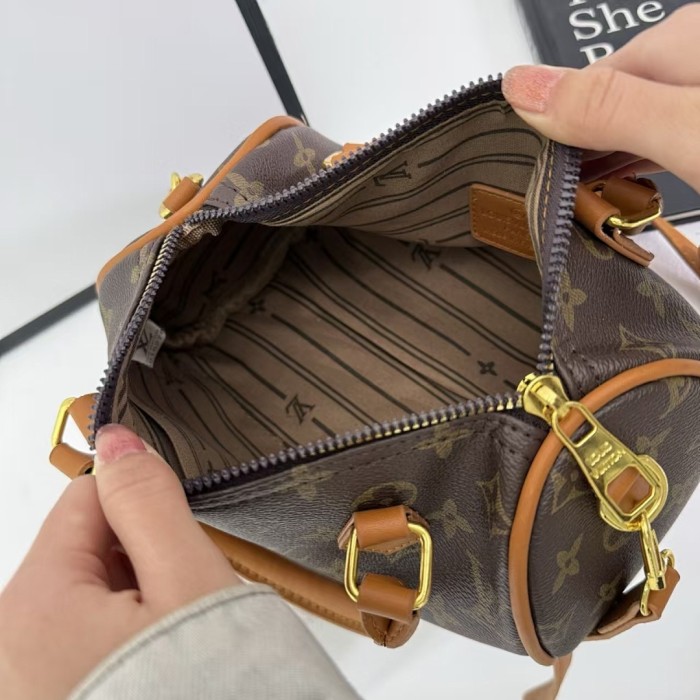 PU leather bag ,AA quality, size 20.5x12x11cm,no box,  B28-291-297