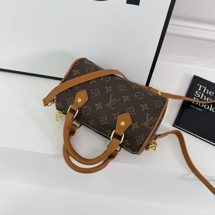 PU leather bag ,AA quality, size 20.5x12x11cm,no box,  B28-291-297
