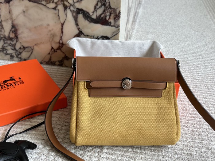 Split leather bag ,4A ,size 20cm,no box, with dust bag, B88-384