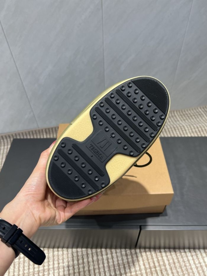 Anti-slip and warm snow boots,with box ,size 35-43,SS110-655-666