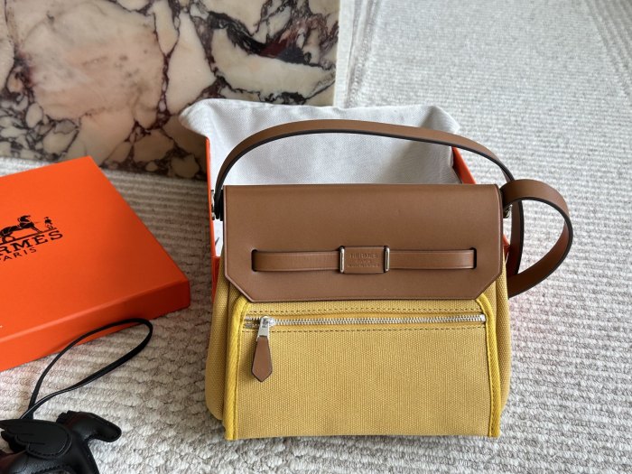 Split leather bag ,4A ,size 20cm,no box, with dust bag, B88-384