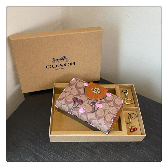 PU leather wallet and keychain set,AA quality, size 15*3cm,with box,  B25-128-144