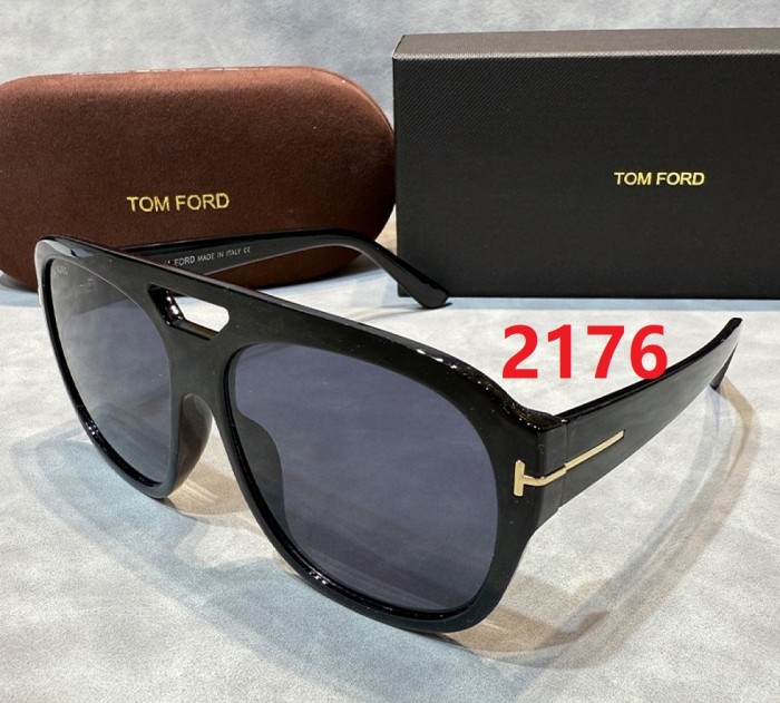 Blue light blocking sunglasses with the box and case ,G25-2173-2181