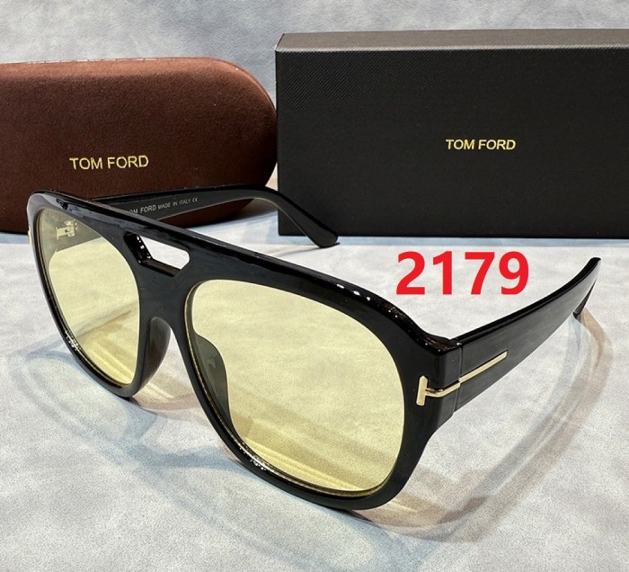 Blue light blocking sunglasses with the box and case ,G25-2173-2181