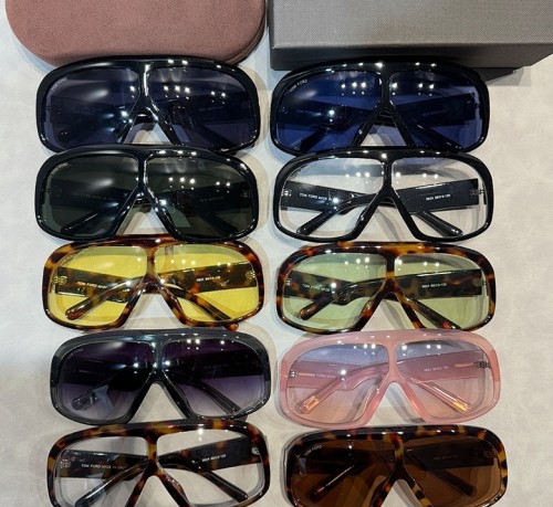Blue light blocking sunglasses with the box and case ,G25-2090-2099