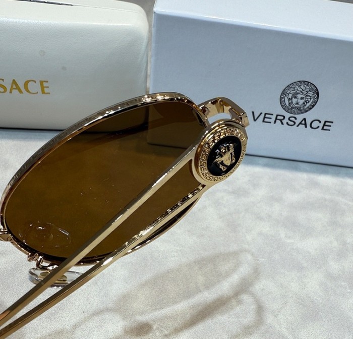 Blue light blocking sunglasses with the box and case ,G25-2903-2908
