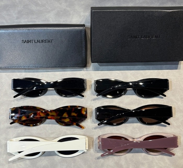 Blue light blocking sunglasses with the box and case ,G25-2915-2920
