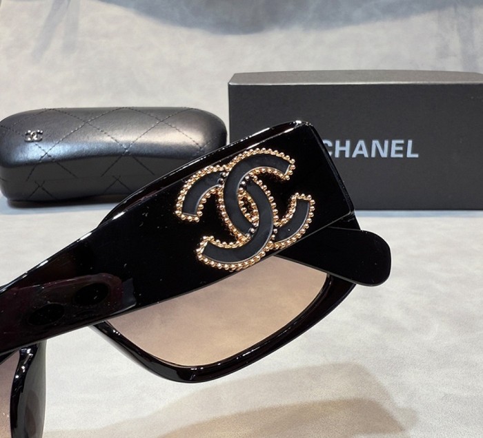 Blue light blocking sunglasses with the box and case ,G25-3009-3014