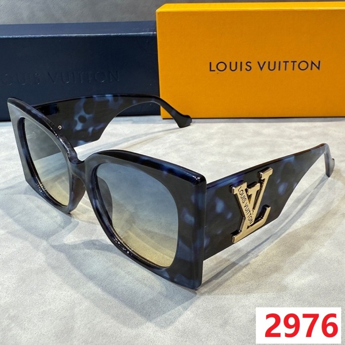 Blue light blocking sunglasses with the box and case ,G25-2973-2978