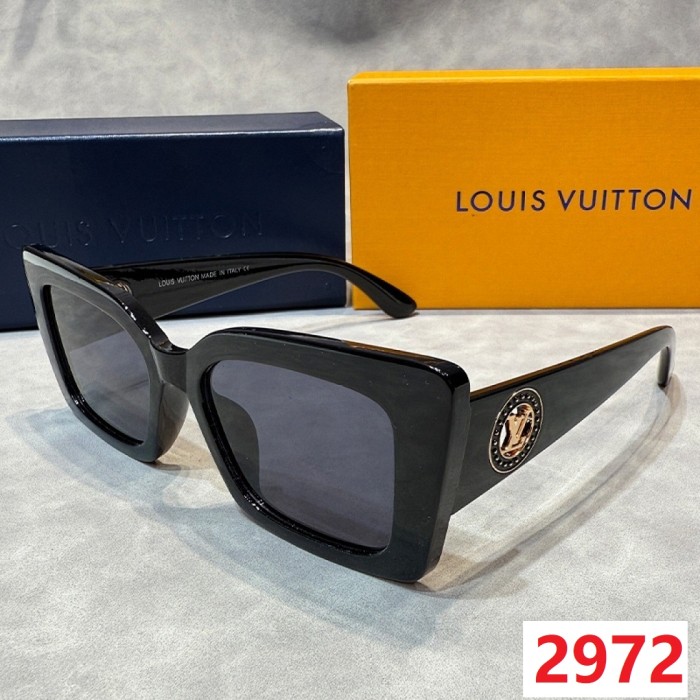 Blue light blocking sunglasses with the box and case ,G25-2965-2972