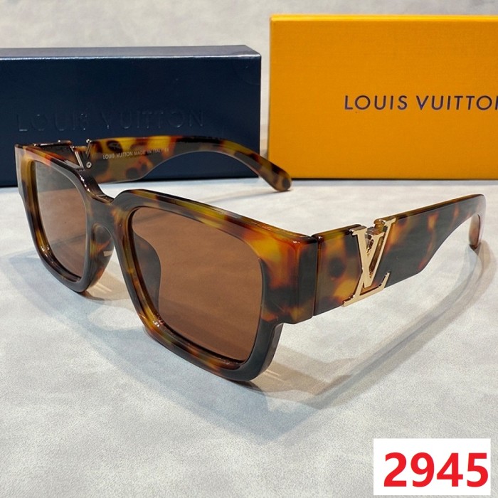 Blue light blocking sunglasses with the box and case ,G25-2944-2949