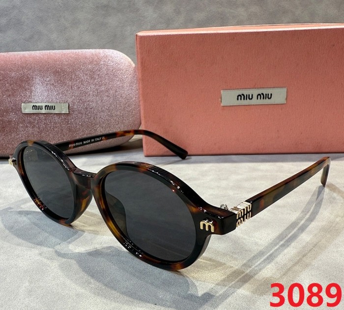 Blue light blocking sunglasses with the box and case ,G25-3081-3089