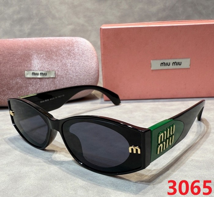 Blue light blocking sunglasses with the box and case ,G25-3060-3066