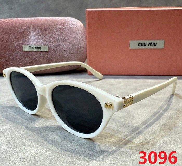 Blue light blocking sunglasses with the box and case ,G25-3090-3098