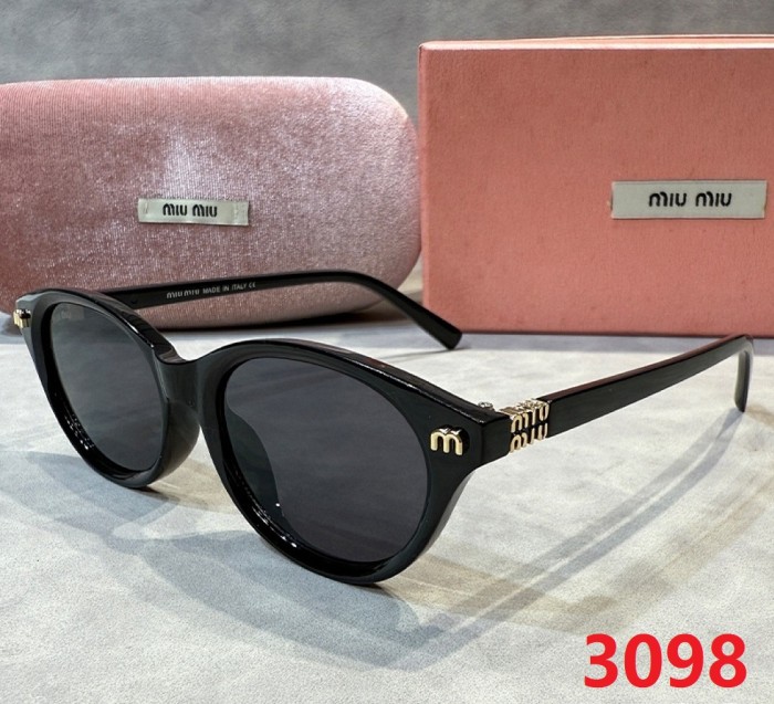 Blue light blocking sunglasses with the box and case ,G25-3090-3098