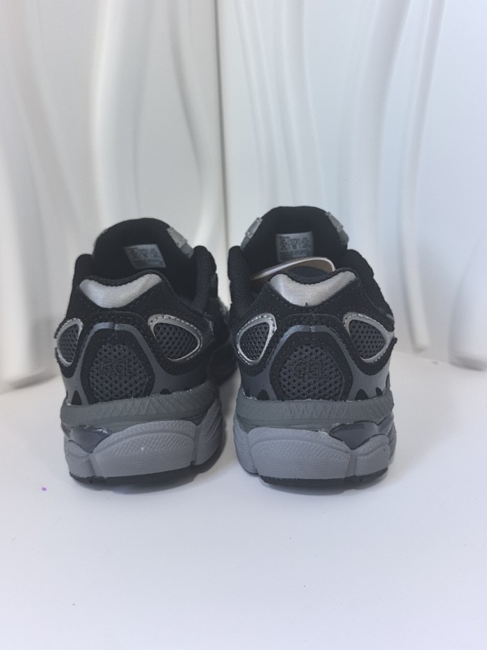 Kids' runner sneaker shoes,  with box,size 26-37，SS60-3720