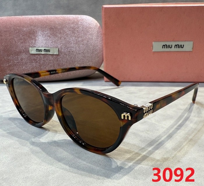 Blue light blocking sunglasses with the box and case ,G25-3090-3098