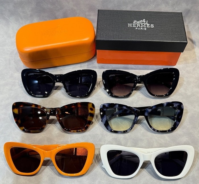Blue light blocking sunglasses with the box and case ,G25-3099-3104