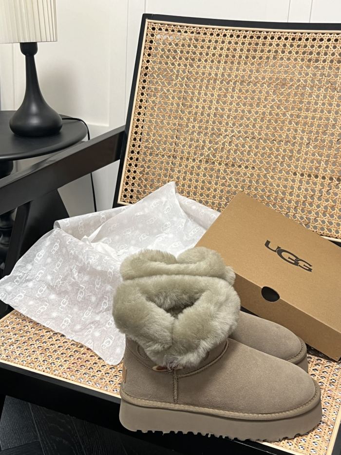 Women fur shoes, size 35-40,  with box, SS60-632