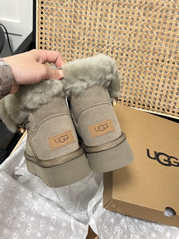 Women fur shoes, size 35-40,  with box, SS60-632