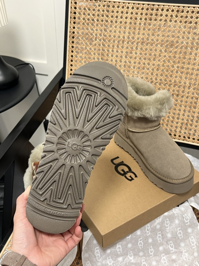 Women fur shoes, size 35-40,  with box, SS60-632