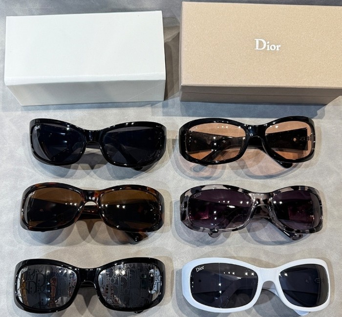 Blue light blocking sunglasses with the box and case ,G25-3119-2124