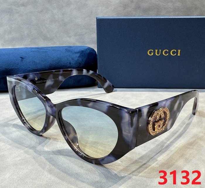 Blue light blocking sunglasses with the box and case ,G25-3131-3136