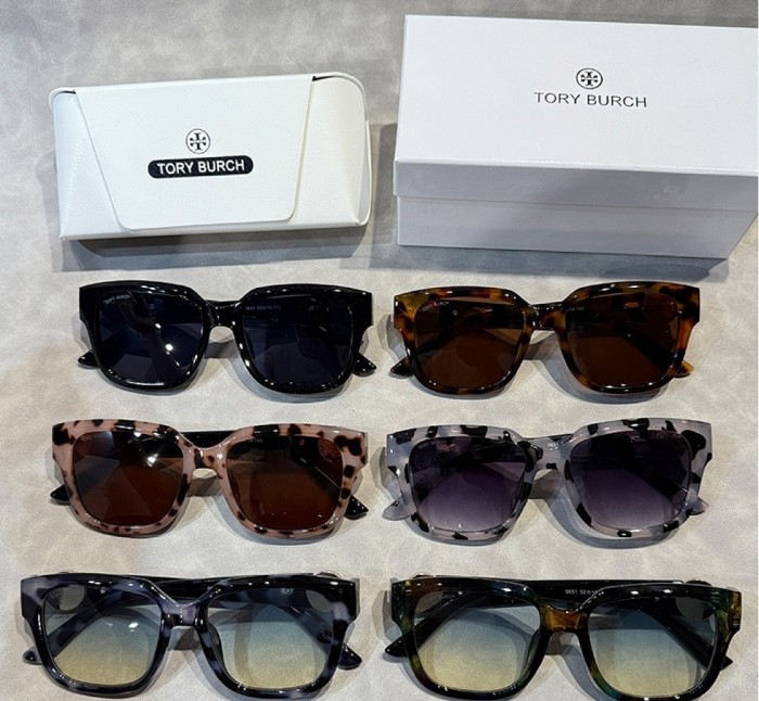 Blue light blocking sunglasses with the box and case ,G25-3137-3142