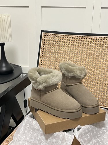 Women fur shoes, size 35-40,  with box, SS60-632