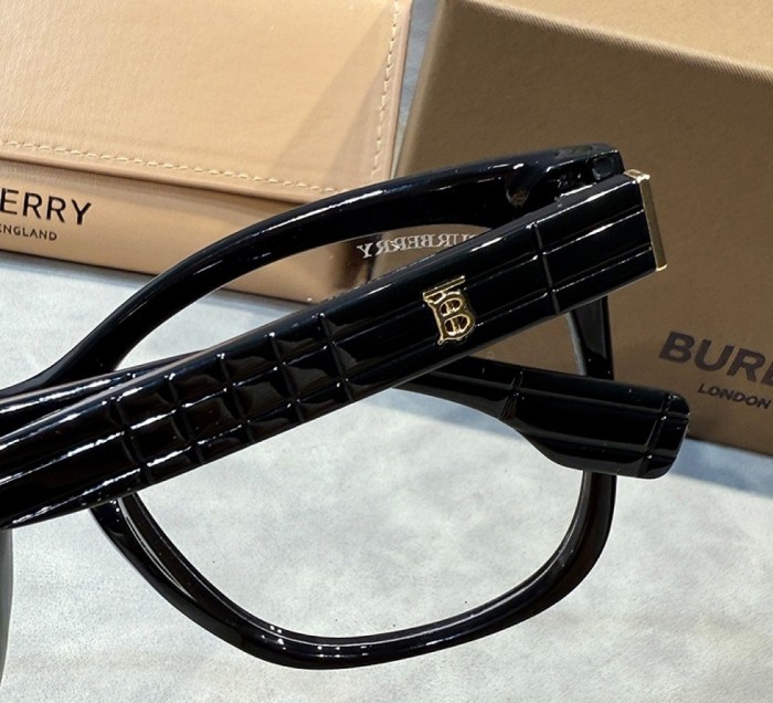 Blue light blocking sunglasses with the box and case ,G25-3112-3118