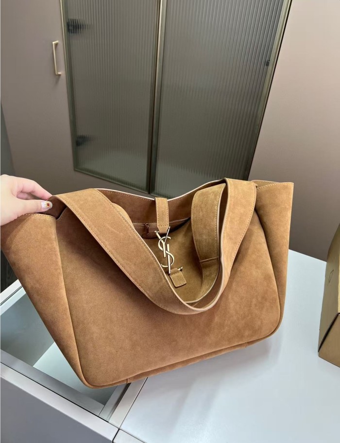 Split leather bag ,4A ,size 32X27cm,no box,  B75-440