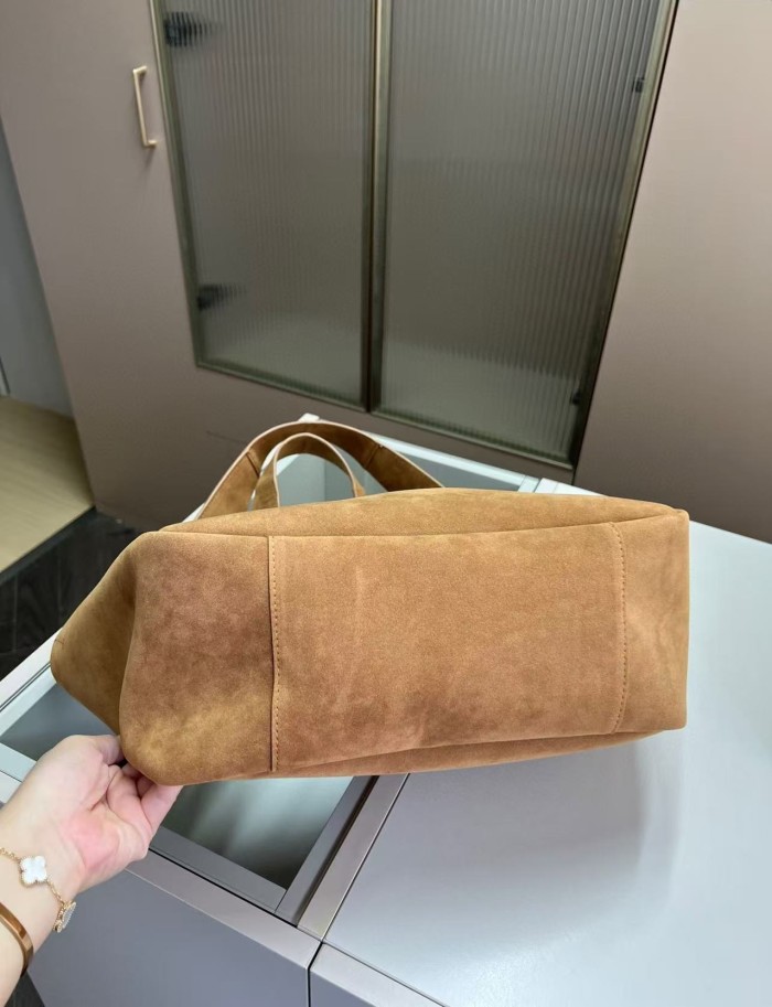 Split leather bag ,4A ,size 32X27cm,no box,  B75-440