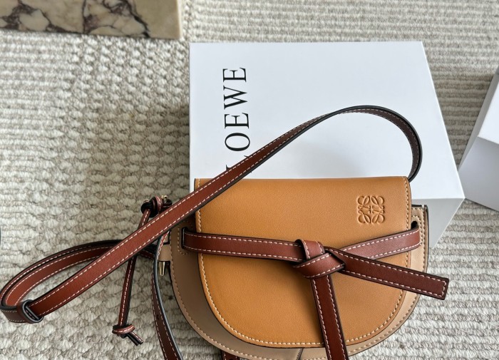 Split leather bag ,4A ,size 21x14cm,no box,  B75-445