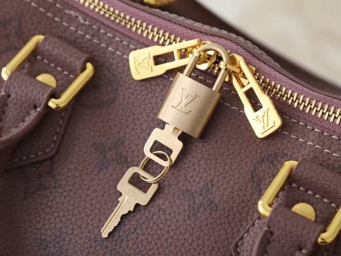Split leather bag, 4A,size 25x19x15cm,B88-394